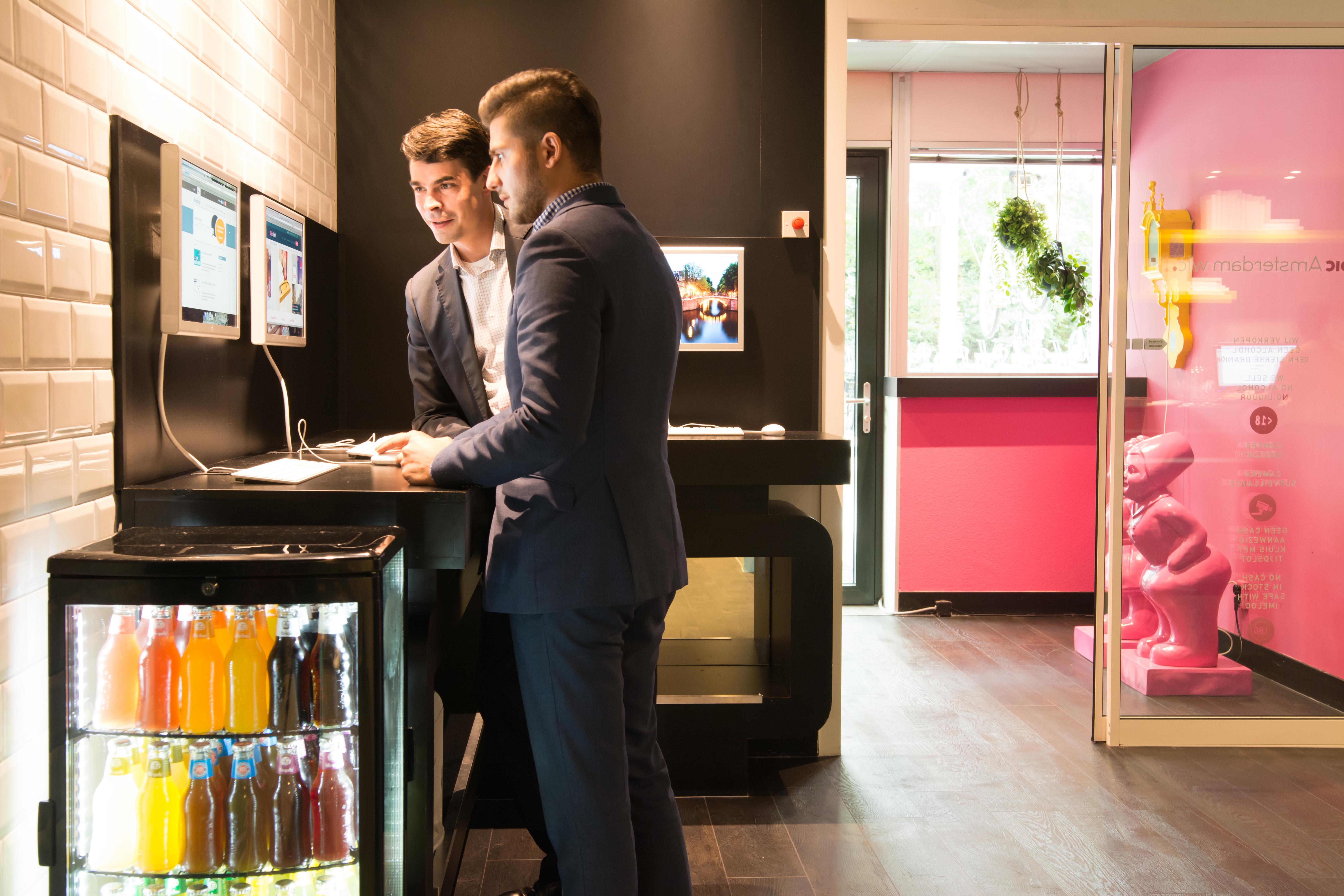 Qbic Amsterdam Wtc Hotel Екстериор снимка