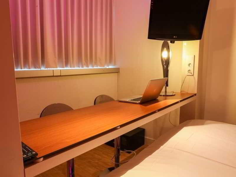 Qbic Amsterdam Wtc Hotel Екстериор снимка